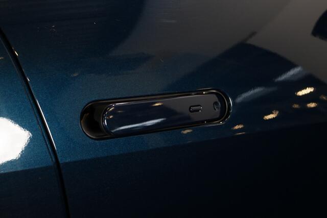 Toyota C-HR 1.8 Hybrid 140 Dynamic Apple Carplay | Achteruitrijcamera | Toyota Safety Sense |