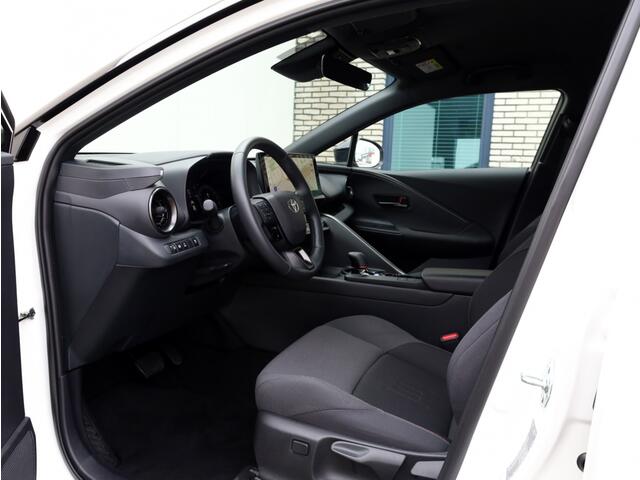 Toyota C-HR 2.0 PHEV 220 Dynamic | Bi-Tone | Premium Navi | Dodehoek