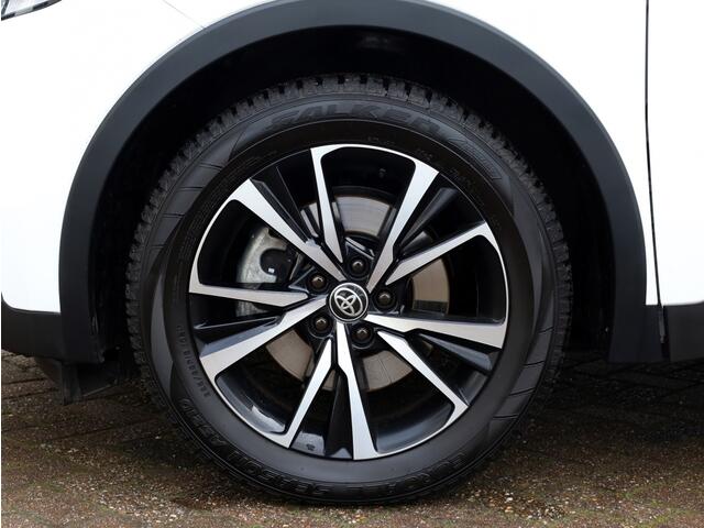 Toyota C-HR 2.0 PHEV 220 Dynamic | Bi-Tone | Stuurwielverwarming | Dodehoek