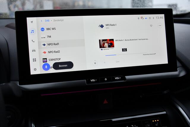 Toyota C-HR 2.0 Plug-in Hybrid 220 Black Edition Automaat 223pk | 19" zwart gepolijste lichtmetalen velgen | Premium Sportstoelen | JBL Premium Audio |