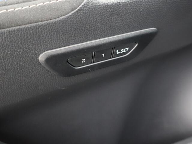 Toyota C-HR 2.0 Plug-in Hybrid 220 Executive