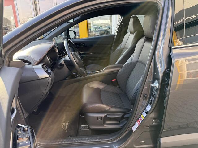 Toyota C-HR 1.8 Hybrid Executive | NAP | Navigatie | Achteruitrijcamera | Stoelverwarming | Climate Control | Cruise Control | Lichtmetaal | Dodehoek detectie |
