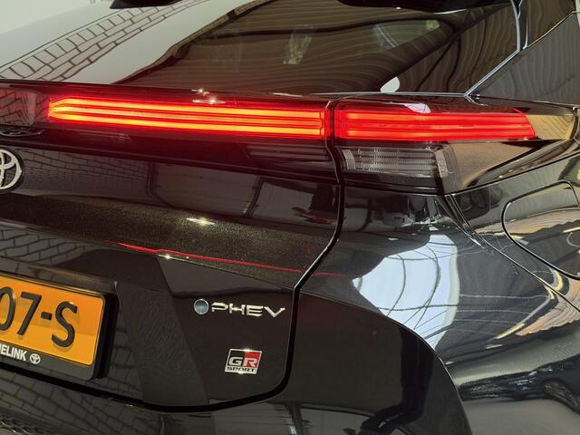 Toyota C-HR 2.0 Plug-in Hybrid 220 Black Edition