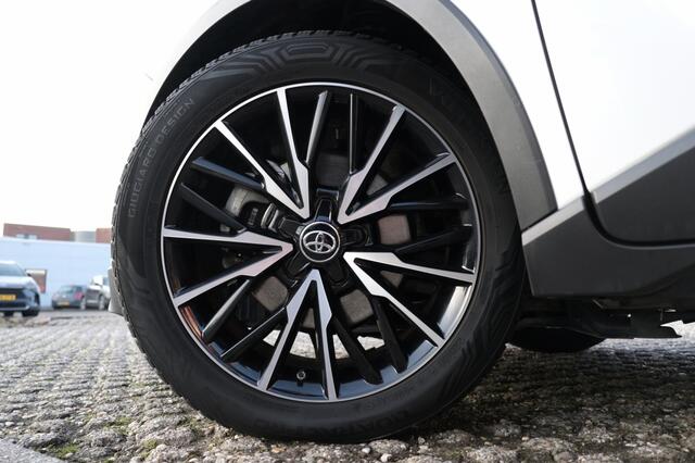 Toyota C-HR 1.8 Hybrid Executive Automaat | Parkeersensoren voor en achter |