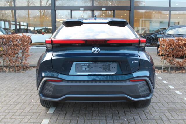 Toyota C-HR 1.8 Hybrid 140 First Edition | Rijklaar | Apple/Android | Navi | Stoel-/Stuurverwarming | Dodehoekdetectie | Camera | Keyless | LED