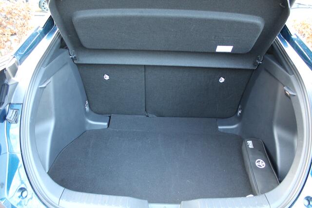 Toyota C-HR 1.8 Hybrid 140 First Edition | Rijklaar | Apple/Android | Navi | Stoel-/Stuurverwarming | Dodehoekdetectie | Camera | Keyless | LED