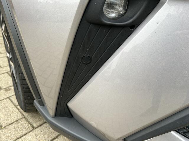 Toyota C-HR 2.0 Hybrid Club Bi Tone