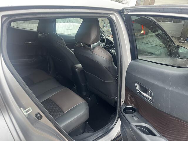 Toyota C-HR 1.8 Hybrid Executive TREKHAAK STOELVERWARMING CAMERA ZWARTE HEMEL