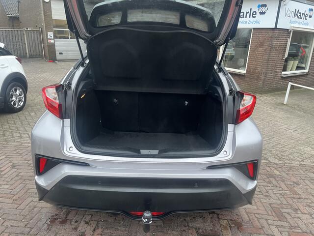 Toyota C-HR 1.8 Hybrid Executive TREKHAAK STOELVERWARMING CAMERA ZWARTE HEMEL