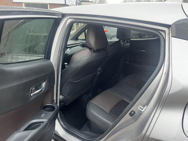 Toyota C-HR 1.8 Hybrid Executive TREKHAAK STOELVERWARMING CAMERA ZWARTE HEMEL