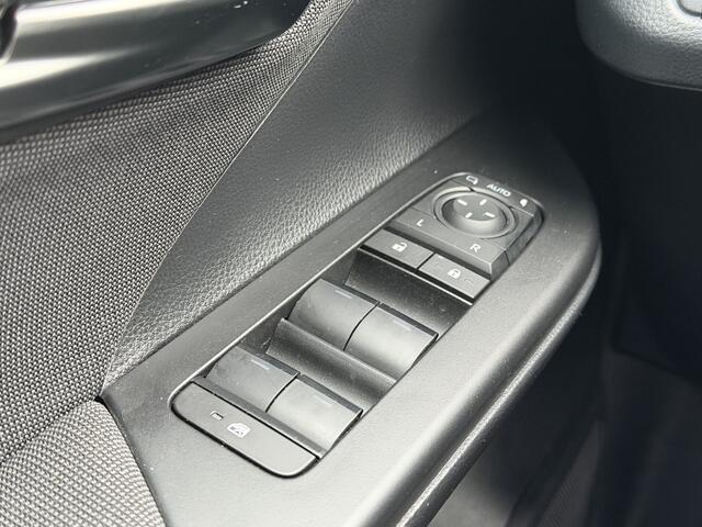 Toyota C-HR 1.8 Hybrid 140 First Edition Bi-Tone NL Auto 360Cam Elek Klep PDC BSM