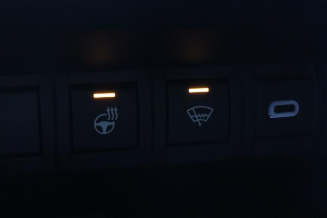 Toyota C-HR 1.8 Hybrid 140 Dynamic Electr a-klep | Dodehoek | Stuur en stoel