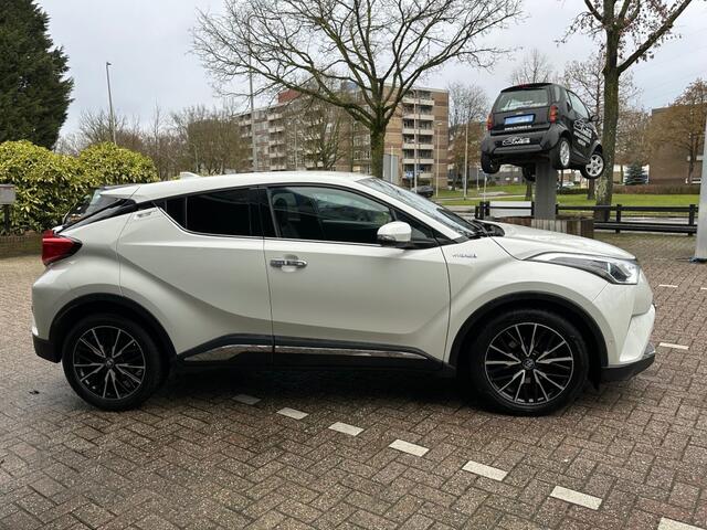 Toyota C-HR 1.8 HYBRID BI-TONE Navi Cruise Camera Telefoon Trekhaak