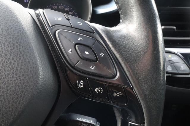 Toyota C-HR 2.0 Hybrid Bi-Tone Apple CarPlay | Treeplanken | Stuur-Stoelverw