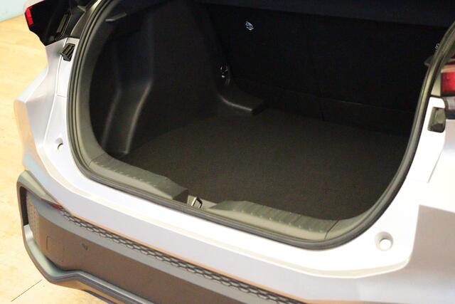 Toyota C-HR 1.8 Hybrid 140 Team Player | TWO-TONE | CAMERA + PDC | VRUIT/STUUR/STOELVERW | ADAP CRUISE | LANE-ASSIST / WARNING |