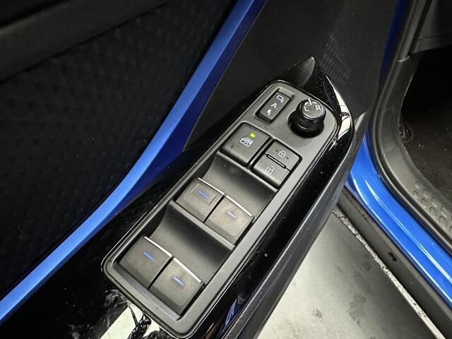 Toyota C-HR 2.0 Hybrid Bi-Tone