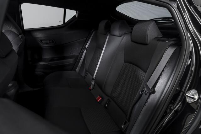 Toyota C-HR 2.0 Hybrid Dynamic | Adapt. Cruise | Stoel-+Stuurverw. | PDC | Camera | NAV+App. Connect | ECC | Afn. Trekhaak | LM 18" |