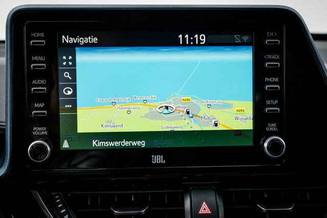 Toyota C-HR 1.8 Hybrid First Edition | Automaat | NED auto | Clima | Pdc | Keyless entry | |DAB Audio | Camera | stoelen verwarmd | Cruise adaptief |18 INCH Lmv |