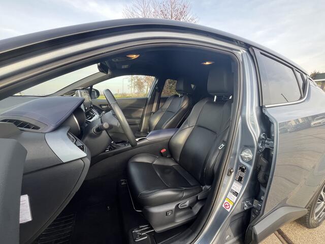 Toyota C-HR 2.0 Hybrid Bi-Tone