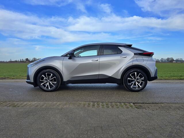 Toyota C-HR 1.8 Hybrid 140 Dynamic - 140 Pk - Euro 6 - (Nw Model) ParkeerCamera - AppleCarplay AndroidAuto