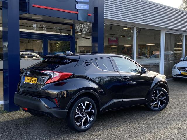 Toyota C-HR 1.8 Hybrid Dynamic / Automaat / NL-Auto / Adaptieve Cruise-Control / Climate-Control / Stoelverwarming / LED / Keyless / DAB Radio-Bluetooth / Navi / Camera / 18'' LMV / ENZ.