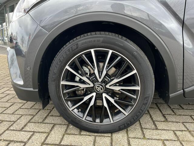 Toyota C-HR 1.8 Hybrid Executive | Leder | JBL | Camera | Trekhaak | Stoel+Stuurwiel verwarming | Climate Control |