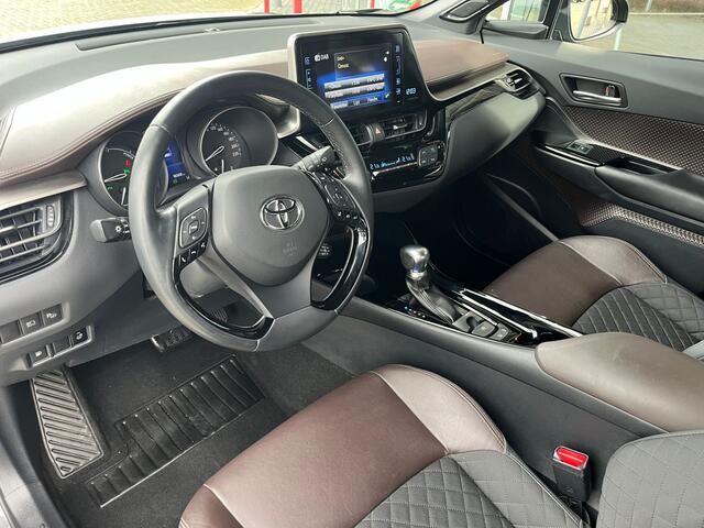 Toyota C-HR 1.8 Hybrid Executive | Leder | JBL | Camera | Trekhaak | Stoel+Stuurwiel verwarming | Climate Control |