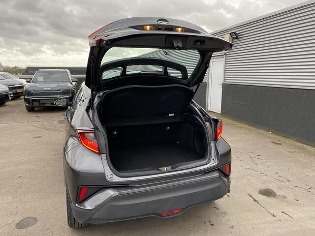 Toyota C-HR 1.8 Hybrid Active Cruise control, airconditioning, achteruitrij camera, nette auto, keyless, navigatie Apple CarPlay/Android Auto