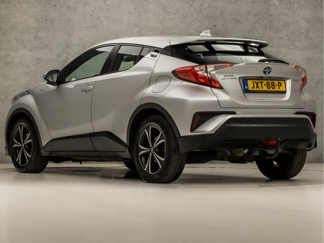 Toyota C-HR 1.8 Hybrid Sport Automaat (NAVIGATIE, CAMERA, TREKHAAK, KEYLESS, SPORTSTOELEN, XENON, ADAPTIVE CRUISE, NIEUWE APK, NIEUWSTAAT)