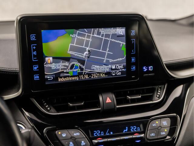 Toyota C-HR 1.8 Hybrid Sport Automaat (NAVIGATIE, CAMERA, TREKHAAK, KEYLESS, SPORTSTOELEN, XENON, ADAPTIVE CRUISE, NIEUWE APK, NIEUWSTAAT)
