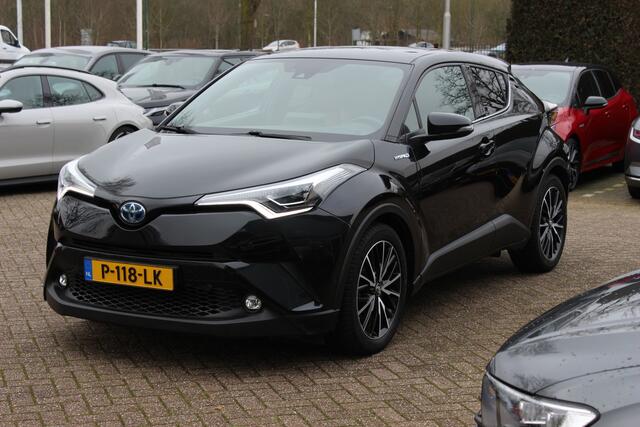 Toyota C-HR 1.8 Hybrid Executive / Trekhaak / Bruin leder / Camera / 18 inch / Led Koplampen / Stoelverwarming