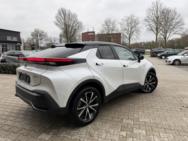 Toyota C-HR 1.8 Hybrid 140 Bi-Tone | Elek. achterklep | Stuur/stoelverwarm.