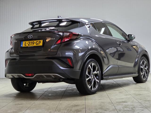 Toyota C-HR 1.8 Hybrid Dynamic/ DEALER ONDERHOUDEN!/ Side-Steps/ 18'' LMV/ Camera/ Keyless/ Lane-Assist./ Adaptive Cruise/ Grootlicht Assist./ LED Koplampen/ Navi/ Clima/ Cruise/ Bluetooth/ Extra getint glas.
