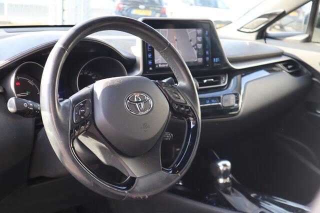 Toyota C-HR 1.8 Hybrid Dynamic Blindspot | Trekhaak | JBL | Parkeersensoren