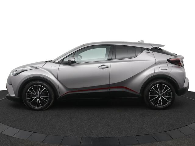 Toyota C-HR 1.8 Hybrid Bi-Tone | stuur en stoelverwarming | Parkeersensoren | Trekhaak |