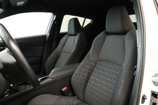 Toyota C-HR 1.8 Hybrid Style Bitone, Trekhaak, BSM, Stuur- Stoel- Voorruit verwarming, Apple Carplay / Android Auto!