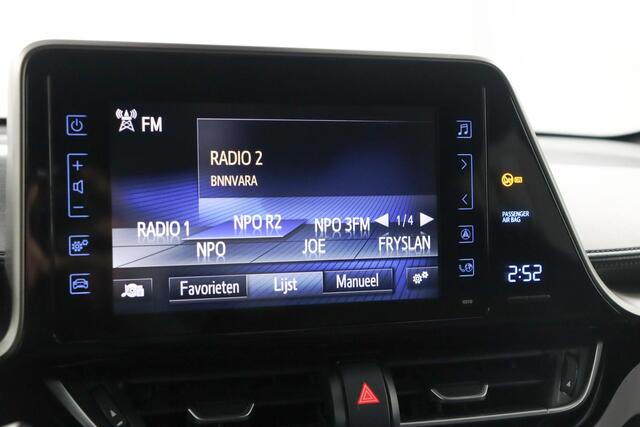 Toyota C-HR 1.8 Hybrid Style | Trekhaak | Stoelverwarming | Parkeercamera |