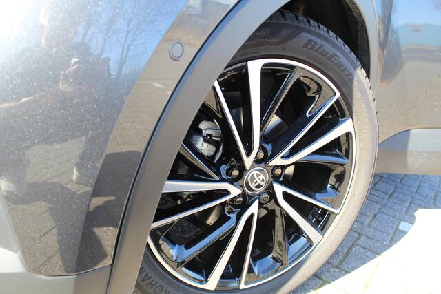 Toyota C-HR 2.0 Hybrid 200 Executive | Rijklaar | Navi | Apple/Android | Blindspot | DAB | Elek Klep | Camera's