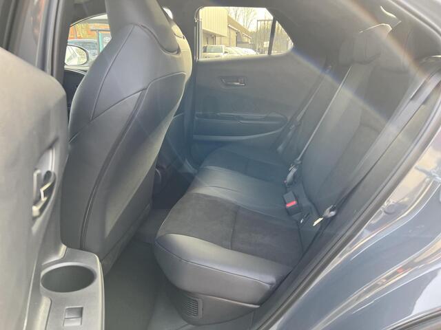 Toyota C-HR 2.0 Plug-in Hybrid 220 GR SPORT