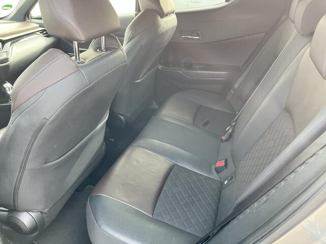 Toyota C-HR 1.8 Hybrid Executive NL Auto Trekhaak Navi Stoel Verwarming Parkeersensoren