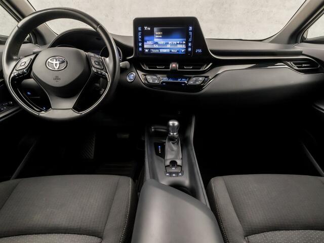 Toyota C-HR 1.8 Hybrid Dynamic Automaat (NAVIGATIE, BLACK PACK, ZWART HEMEL, CAMERA, STOELVERWARMING, SPORTSTOELEN, GETINT GLAS, ADAPTIVE CRUISE, KEYLESS, NIEUWSTAAT)