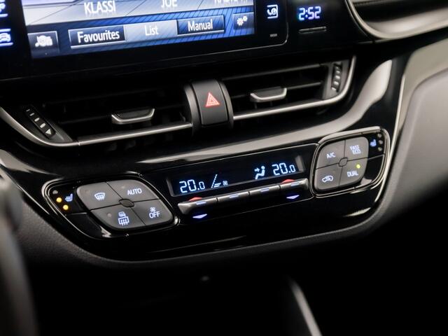 Toyota C-HR 1.8 Hybrid Dynamic Automaat (NAVIGATIE, BLACK PACK, ZWART HEMEL, CAMERA, STOELVERWARMING, SPORTSTOELEN, GETINT GLAS, ADAPTIVE CRUISE, KEYLESS, NIEUWSTAAT)