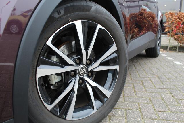 Toyota C-HR 1.8 Hybrid 140 First Edition | Rijklaar | Apple/Android | Stoel-/Stuurverwarming | Blind Spot | Camera | Keyless | LED | El.achterklep | Navi