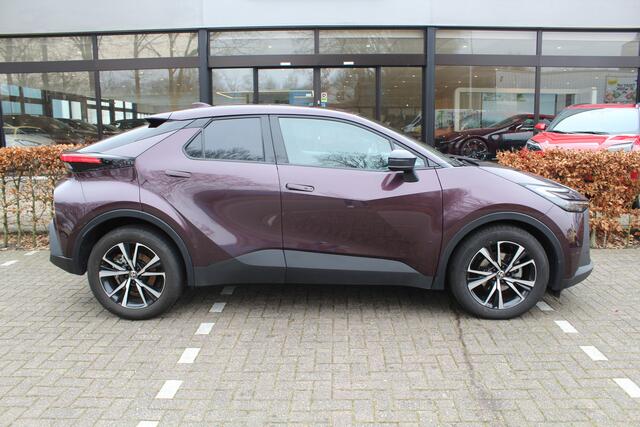 Toyota C-HR 1.8 Hybrid 140 First Edition | Rijklaar | Apple/Android | Stoel-/Stuurverwarming | Blind Spot | Camera | Keyless | LED | El.achterklep | Navi