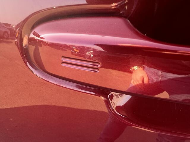 Toyota C-HR 1.8 Hybrid Style CVT Automaat Schitterende Nederlandse C-Hr voorzien van o.a.: Trekhaak, Navigatie, Climate Control, Cruise Crontrol, Dode hoek detectie, Parkeerhulp Camera, Parelmoerlak