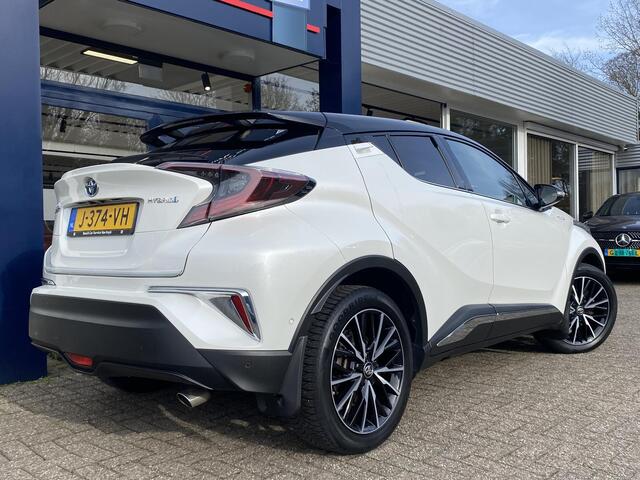 Toyota C-HR 1.8 Hybrid Bi-Tone / Automaat / Adaptieve Cruise-Control / Stoelverwarming / JBL-Audio / Dodehoek-Detectie / Afneembare-Trekhaak / Keyless / Climate-Control / Radio-Bluetooth / Navi / Camera / PDC V+A / 18'' LMV / All-Season / ENZ.