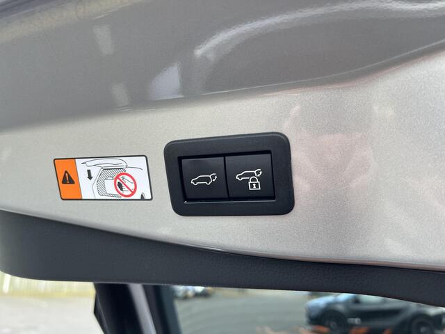 Toyota C-HR 2.0 Plug-in Hybrid 220 First Edition | Navigatie | Apple CarPlay/Android auto | 360 graden camera | Stoel en stuurverwarming