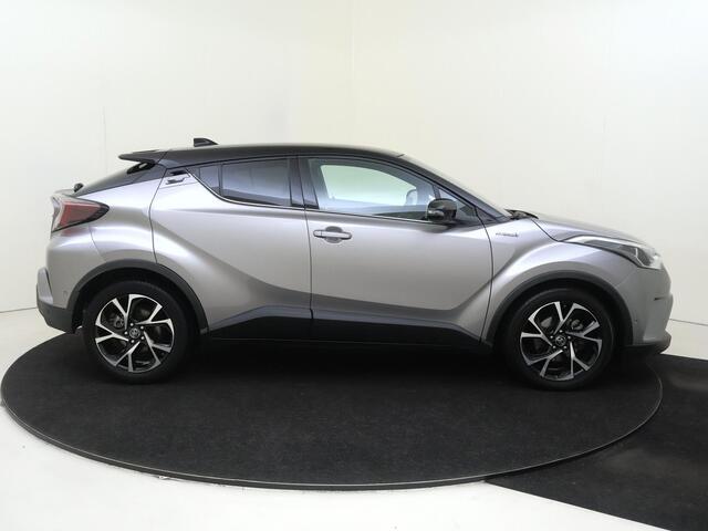 Toyota C-HR 1.8 Hybrid Style | airco automatisch | Autonomous Emergency Braking | cruise control adaptief | dodehoek detectie | lichtmetalen velgen 18" | navigatiesysteem full map| voorstoelen verwarmd |