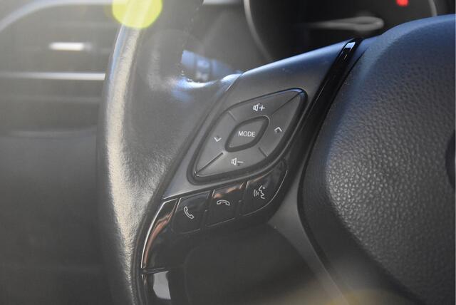 Toyota C-HR 2.0 Hybrid Bi-Tone | Trekhaak |