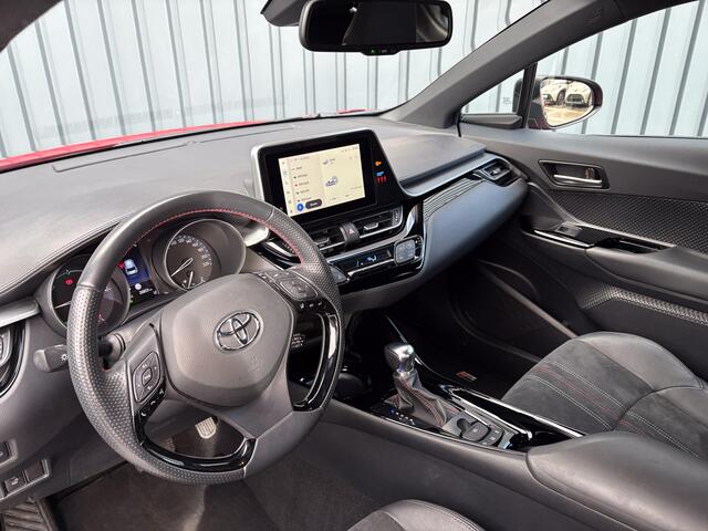 Toyota C-HR 1.8 Hybrid GR-Sport | Bi-Tone | Trekhaak | Dodehoek sensoren | Stoel & Stuur verw. | 19'' | Prijs Rijklaar!!